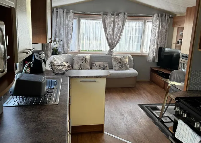 Whitehouse Leisure Park North Wales 6 Birth Caravan